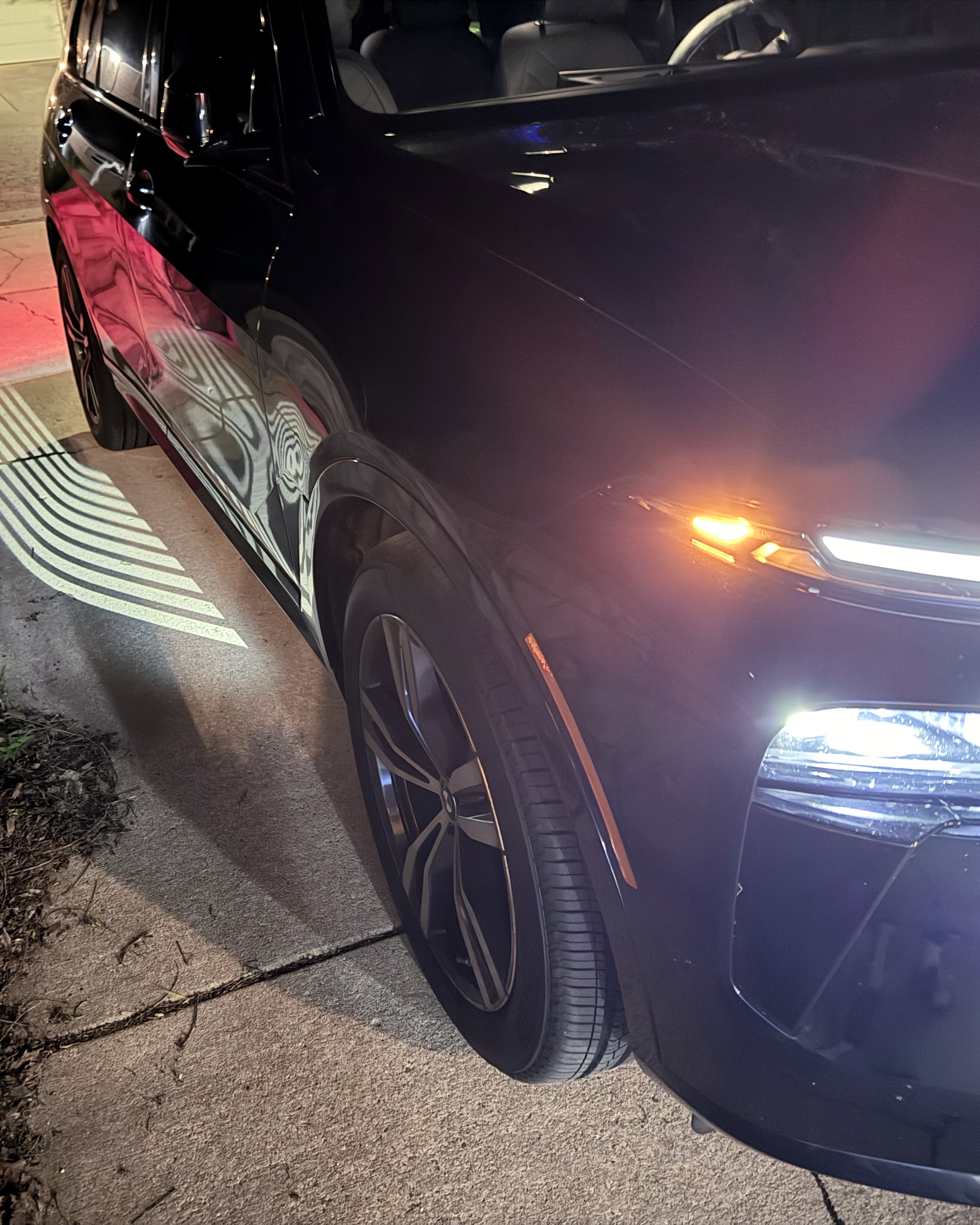 BMW X7 at night